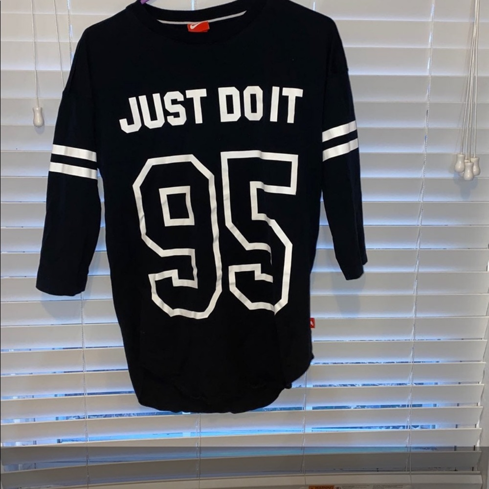 Women’s Nike Too